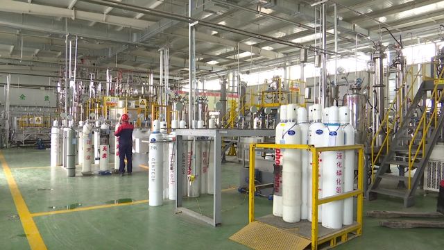 玉门 科技赋能工业经济高质量发展 新材料技术研发引领新变革